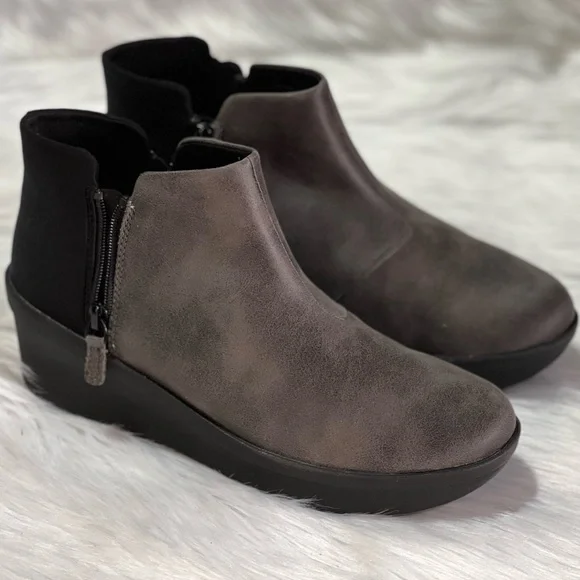 Clarks Cloudstepper Women's Step Rose Up Booties <wide fit> - Picture 9 of 11